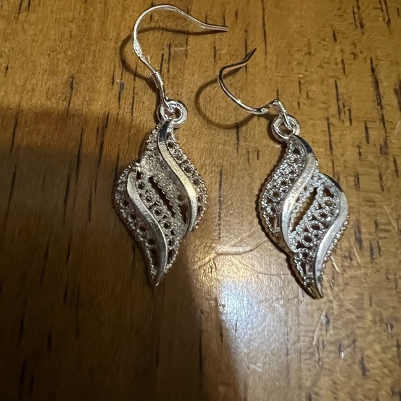 ***Donated***SILVER tone dangling earrings 1” - Picture 3 of 3